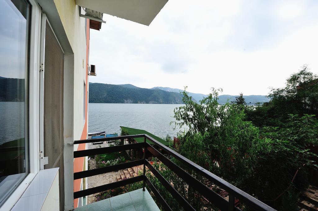Casa Ana Serena Eselnita Exterior photo